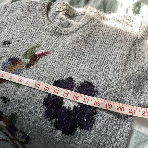 Vintage Vicsin Sweater Womens M Gray Floral Mohair Blend Boho Oversized Granny - Picture 8 of 9